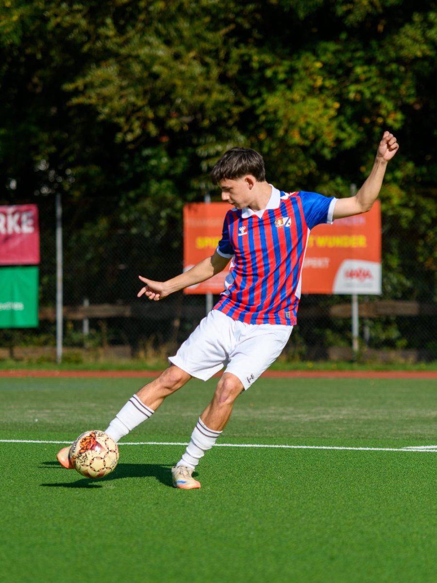 Spieler der TSG Wolfstein-Roßbach am Ball